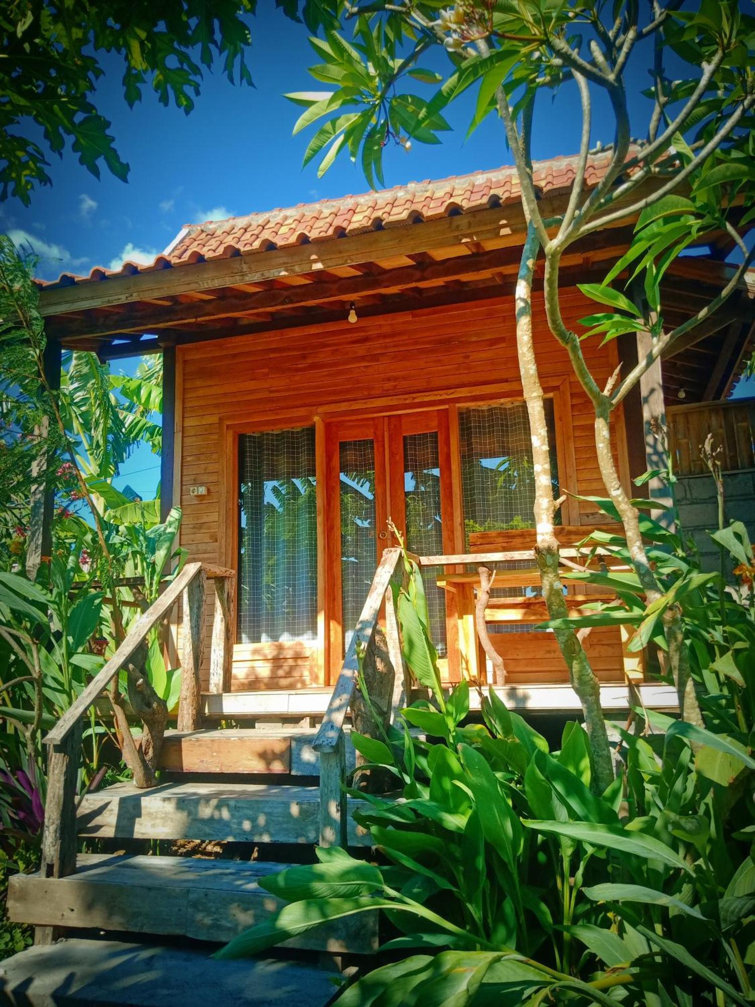 Umah Kayu 2-Menjangan Homestay بانُوويدانغْ المظهر الخارجي الصورة